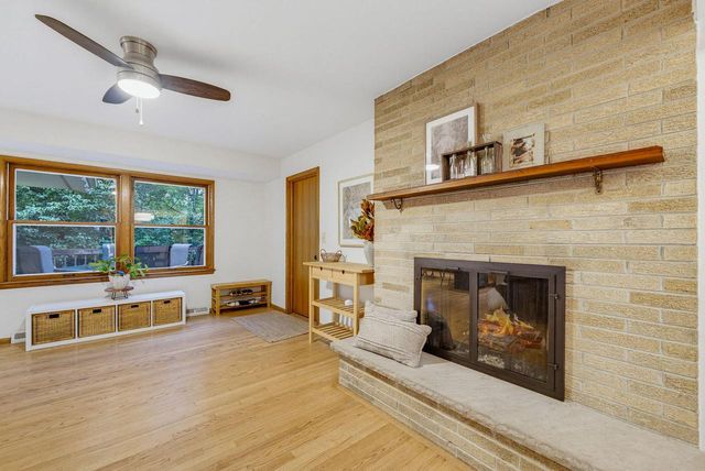 345 S Beaumont AVENUE, Brookfield, WI 53005