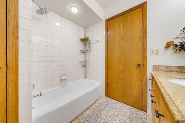 345 S Beaumont AVENUE, Brookfield, WI 53005