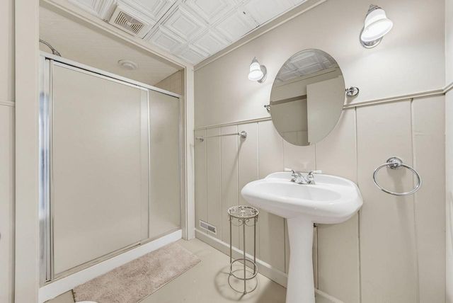 345 S Beaumont AVENUE, Brookfield, WI 53005