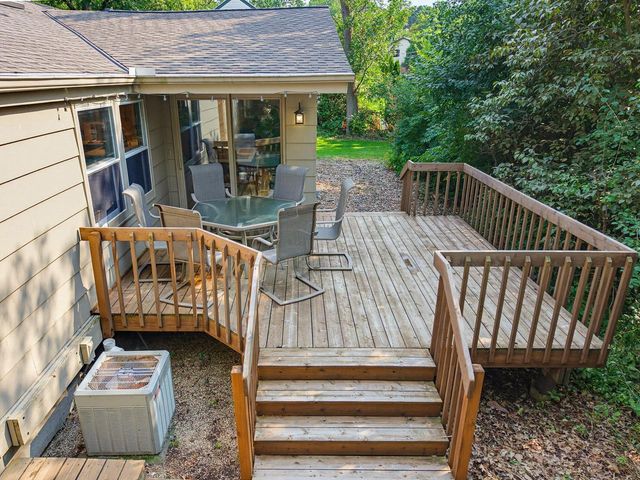 345 S Beaumont AVENUE, Brookfield, WI 53005