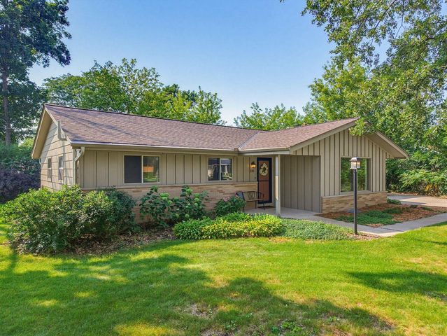 345 S Beaumont AVENUE, Brookfield, WI 53005