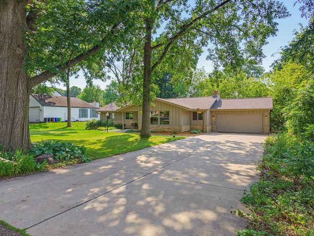 345 S Beaumont AVENUE, Brookfield, WI 53005