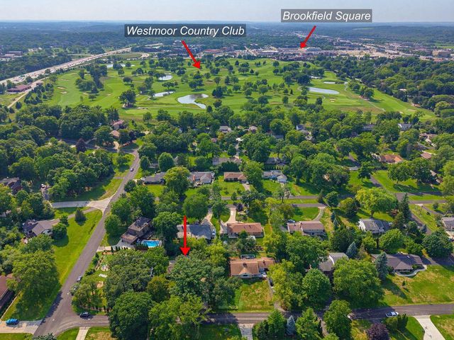 345 S Beaumont AVENUE, Brookfield, WI 53005