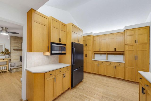 345 S Beaumont AVENUE, Brookfield, WI 53005