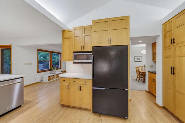 345 S Beaumont AVENUE, Brookfield, WI 53005