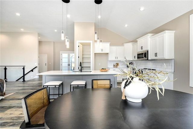 20322 166th Street, Basehor, KS 66007