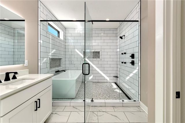 20322 166th Street, Basehor, KS 66007