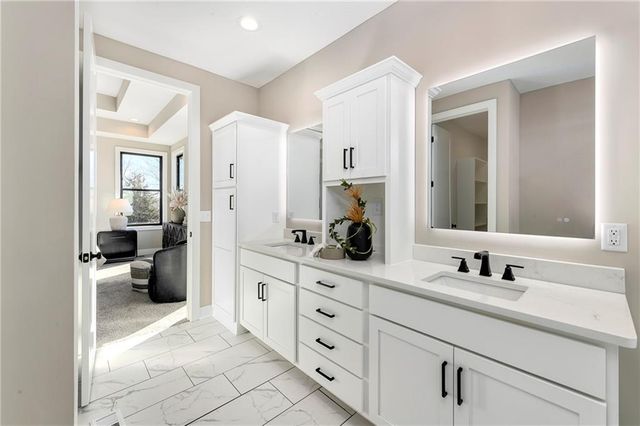 20322 166th Street, Basehor, KS 66007