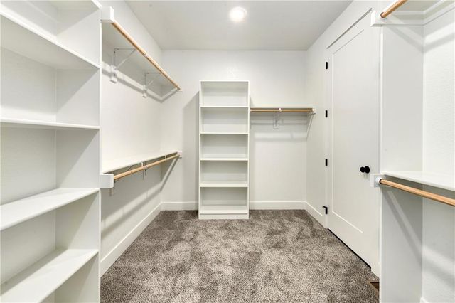 20322 166th Street, Basehor, KS 66007