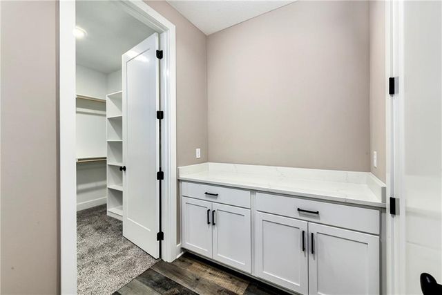 20322 166th Street, Basehor, KS 66007