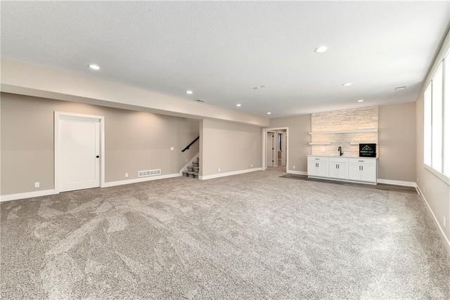 20322 166th Street, Basehor, KS 66007