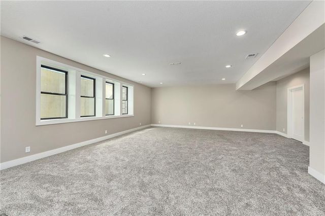 20322 166th Street, Basehor, KS 66007