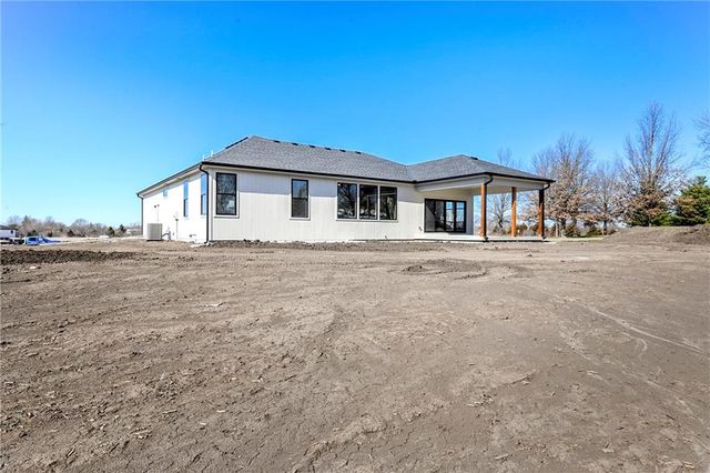20322 166th Street, Basehor, KS 66007