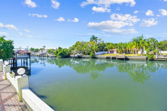 3944 VENETIAN WAY, Tampa, FL 33634