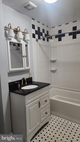 8 IRONWOOD CIR, Dover, DE 19904