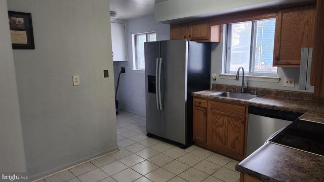 8 IRONWOOD CIR, Dover, DE 19904