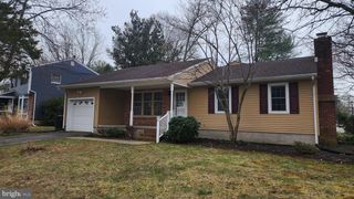 8 IRONWOOD CIR, Dover, DE 19904