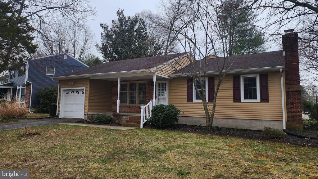 8 IRONWOOD CIR, Dover, DE 19904