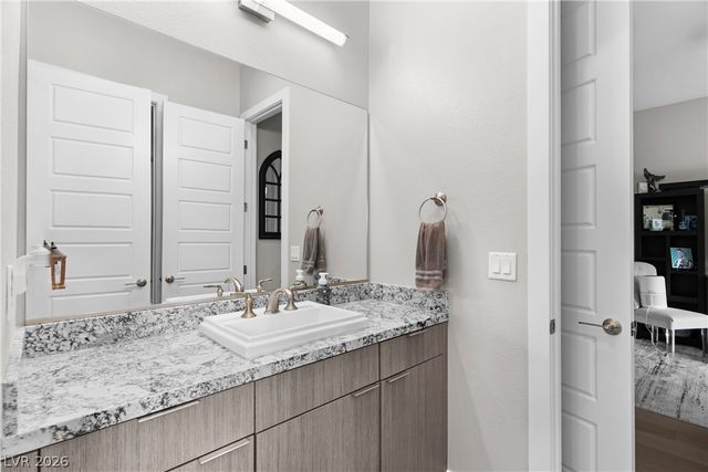 8811 Italian Trotter Court, Las Vegas, NV 89113