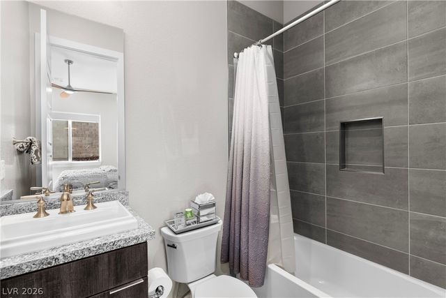 8811 Italian Trotter Court, Las Vegas, NV 89113