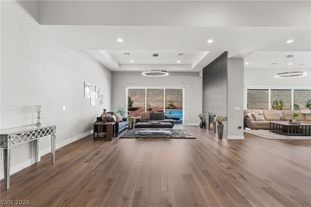 8811 Italian Trotter Court, Las Vegas, NV 89113