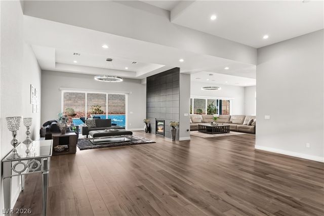 8811 Italian Trotter Court, Las Vegas, NV 89113