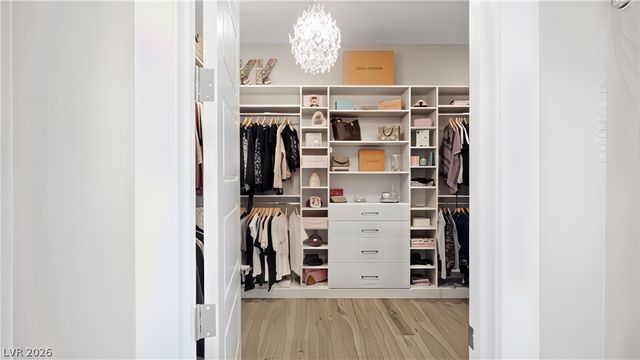 8811 Italian Trotter Court, Las Vegas, NV 89113