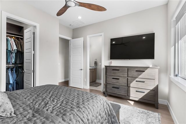 8811 Italian Trotter Court, Las Vegas, NV 89113