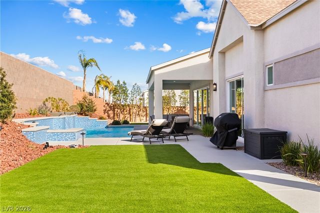 8811 Italian Trotter Court, Las Vegas, NV 89113