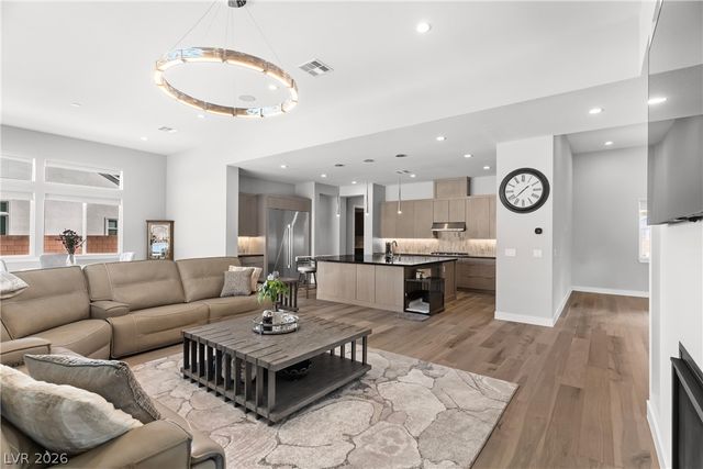 8811 Italian Trotter Court, Las Vegas, NV 89113