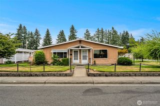 335 7th Place SE #Unit 2, Puyallup, WA 98372