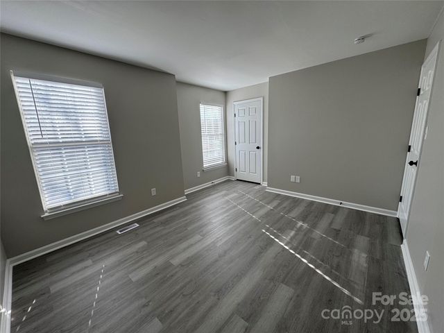 1425 Sugar Hollow Drive, Charlotte, NC 28214