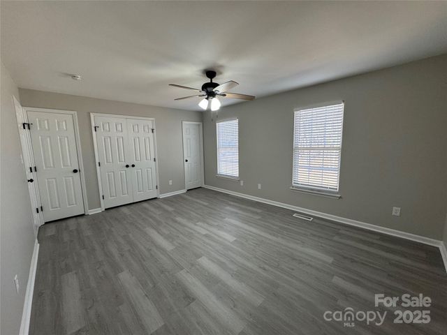 1425 Sugar Hollow Drive, Charlotte, NC 28214