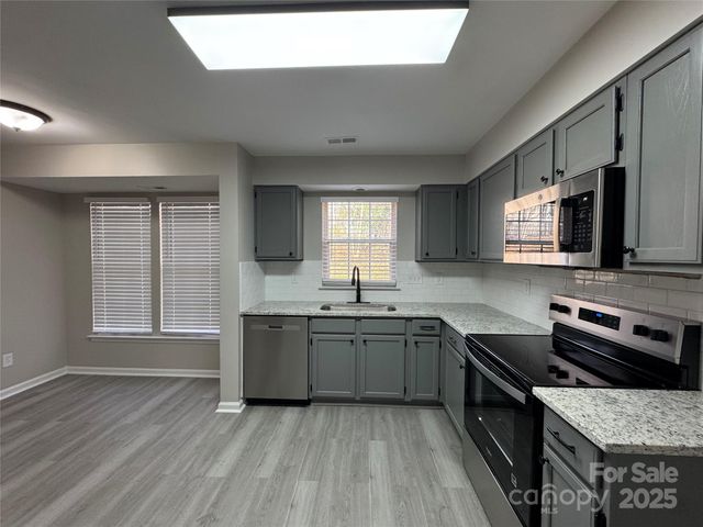 1425 Sugar Hollow Drive, Charlotte, NC 28214