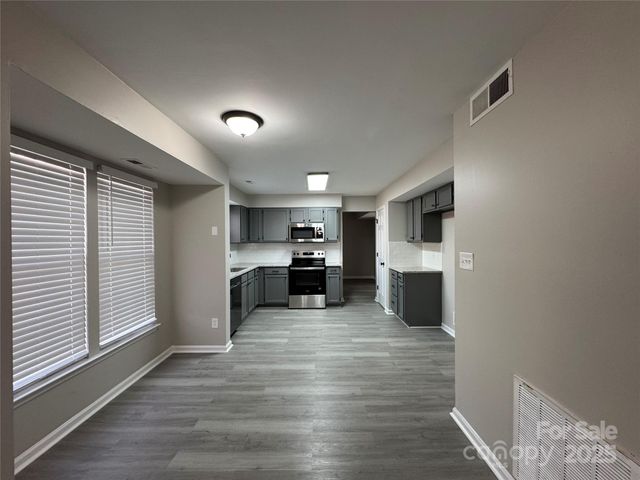 1425 Sugar Hollow Drive, Charlotte, NC 28214