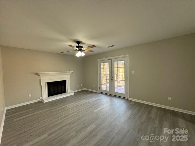 1425 Sugar Hollow Drive, Charlotte, NC 28214