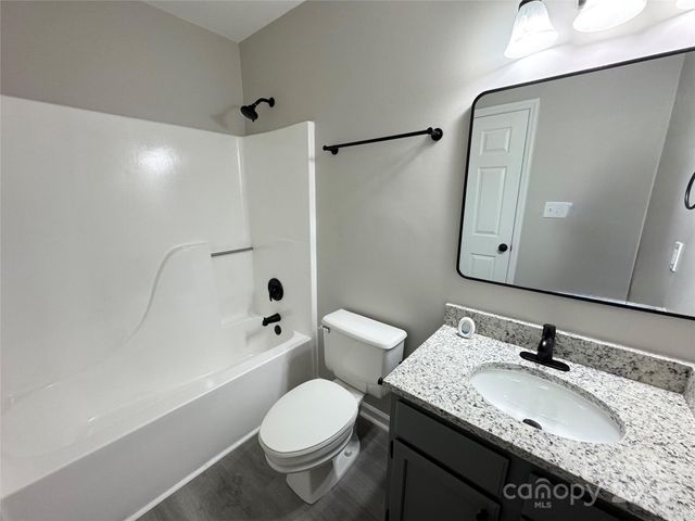 1425 Sugar Hollow Drive, Charlotte, NC 28214