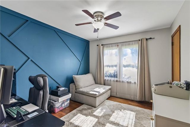 20 Briar DR, Hampton, VA 23661