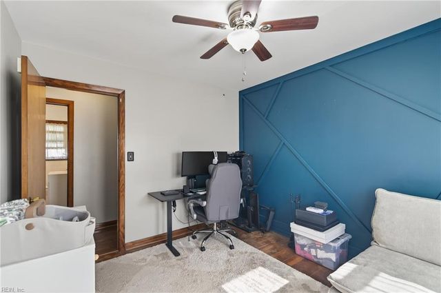 20 Briar DR, Hampton, VA 23661
