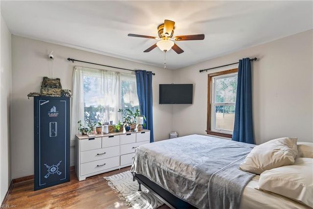20 Briar DR, Hampton, VA 23661