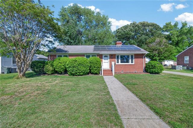 20 Briar DR, Hampton, VA 23661