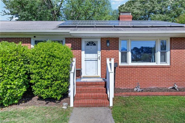 20 Briar DR, Hampton, VA 23661