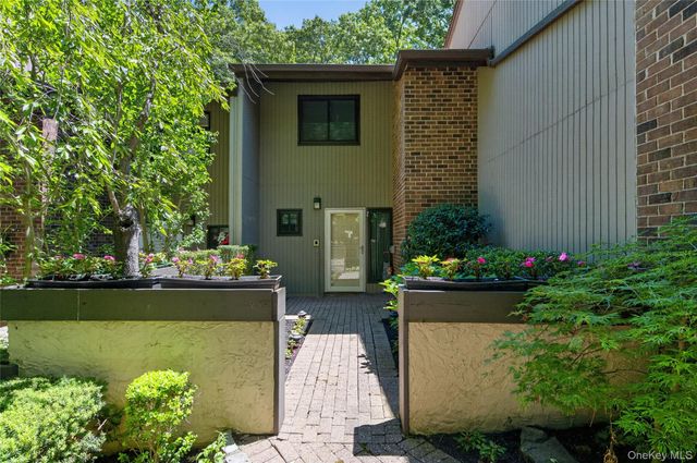 125 Country Club Drive, Jericho, NY 11753