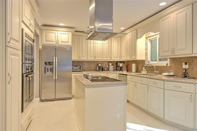 125 Country Club Drive, Jericho, NY 11753