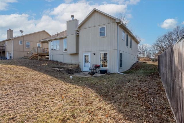 1219 S Countryview Lane, Warrensburg, MO 64093