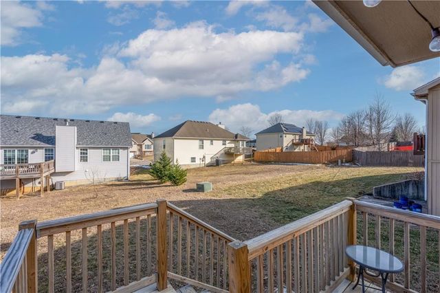 1219 S Countryview Lane, Warrensburg, MO 64093