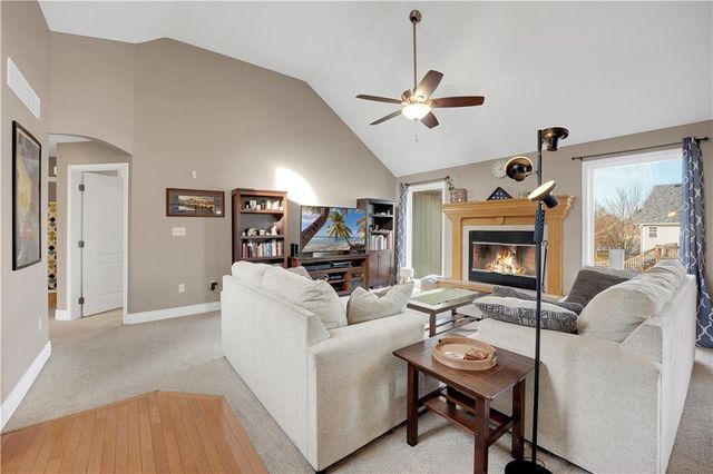 1219 S Countryview Lane, Warrensburg, MO 64093