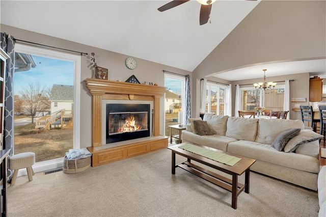 1219 S Countryview Lane, Warrensburg, MO 64093