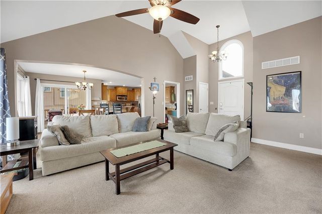 1219 S Countryview Lane, Warrensburg, MO 64093