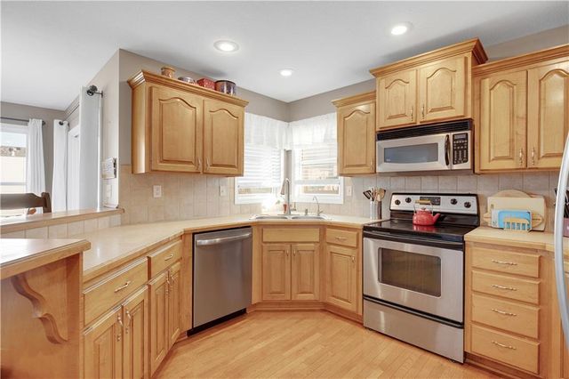 1219 S Countryview Lane, Warrensburg, MO 64093